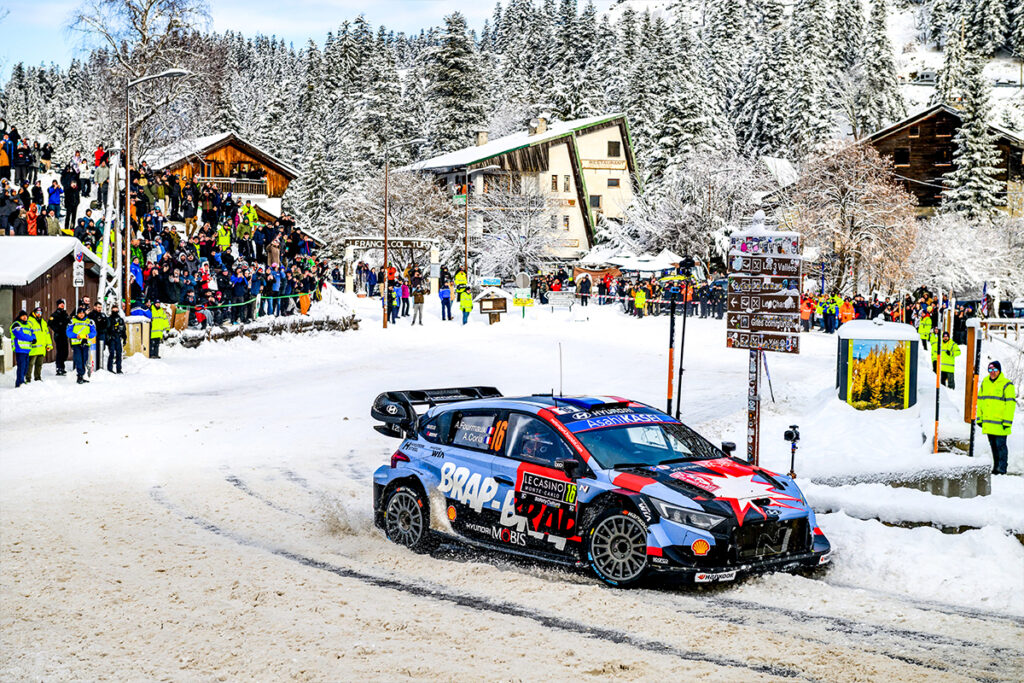 Adrien Fourmaux et Alexandre Coria dans la Hyundai i20 Rally1 lors de l'etape du col du turini