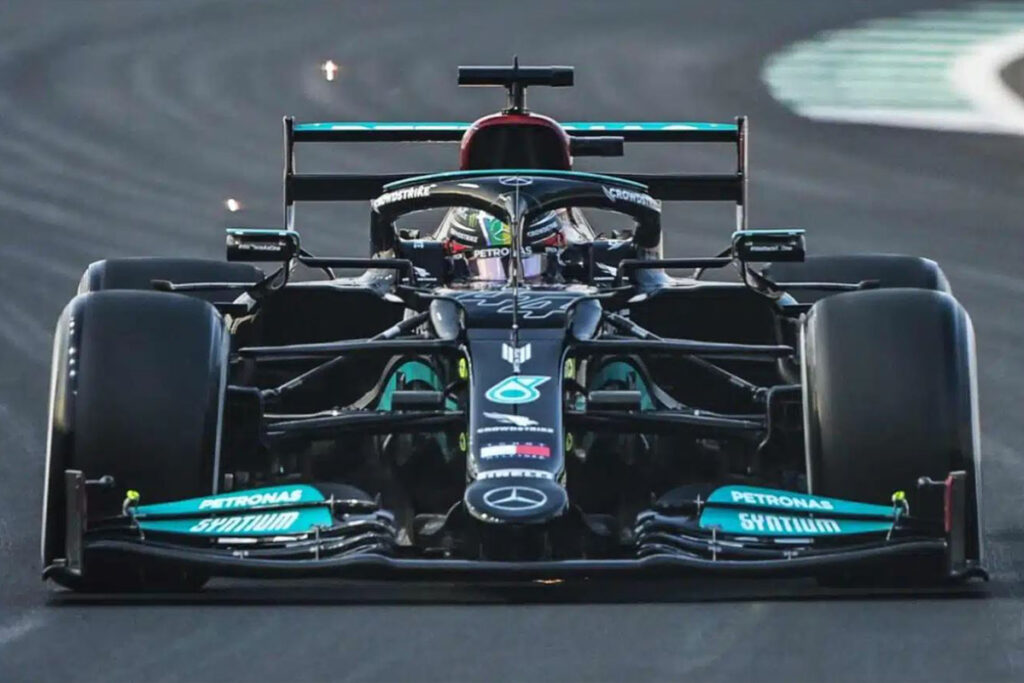 Le DRS ici en action sur la Mercedes de Lewis Hamilton