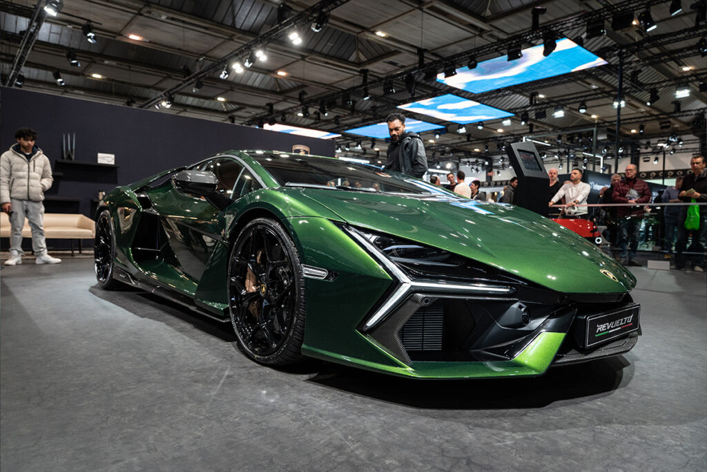 LAMBORGHINI REVUELTO
