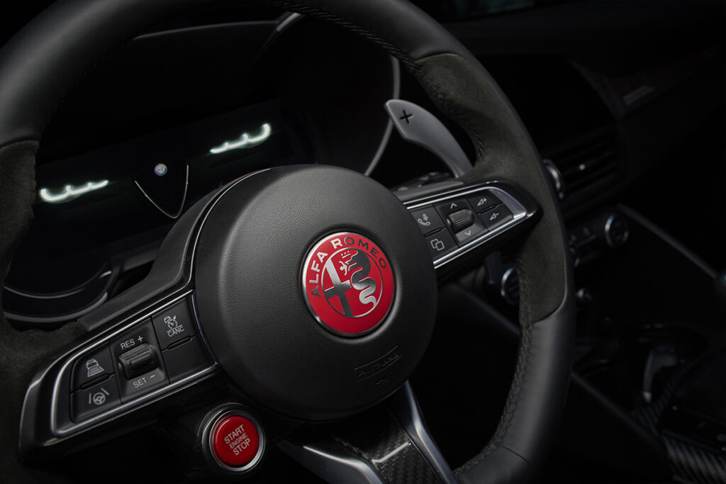 Alfa Romeo Giulia Quadrifoglio Luna Rossa