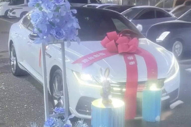 Volkswagen Arterion dans un concessionnaire en Chine