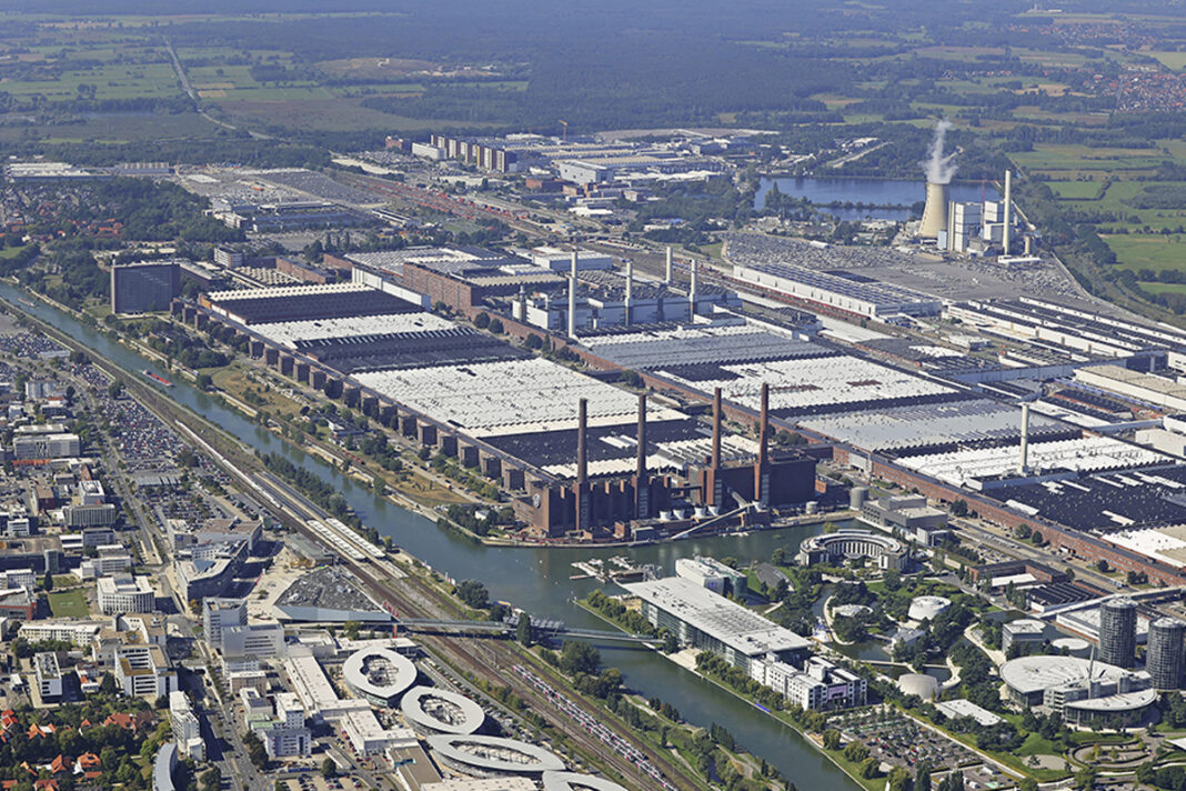 50 000 emplois, 44 % de bénéfices en moins : Volkswagen est-il encore le géant qu’on croyait ?