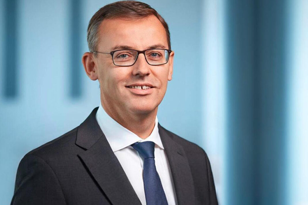 Le patron de Peugeot lâche l’aveu que des milliers de clients attendaient