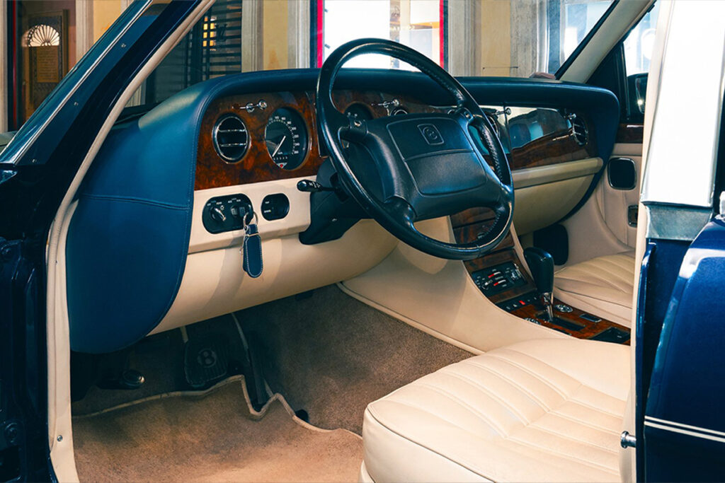 Bentley de Giorgio Armani