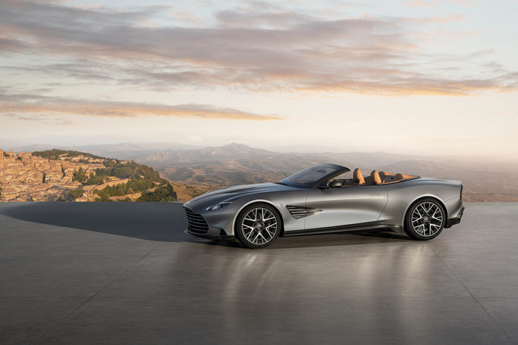 Aston Martin Vanquish 25